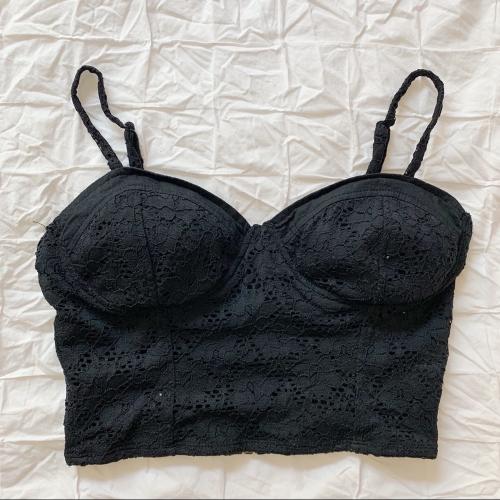 Urban Hearts Womens Cropped Crochet-Knit Bustier